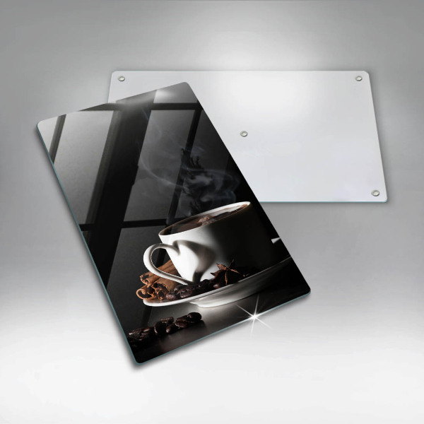 Tábua de cortar Uma xícara de café quente