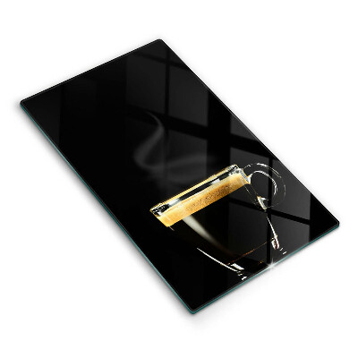 Tábua de cortar de vidro Um copo de café preto