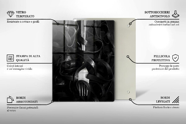 Tábua de corte Macarrão preto e um garfo