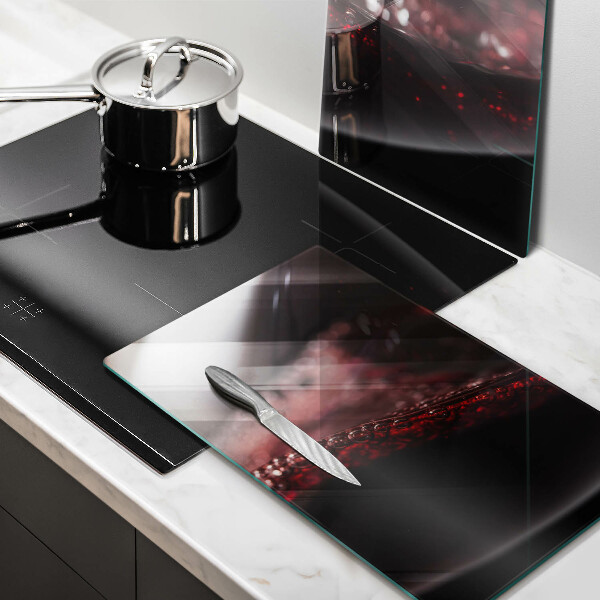 Tábua para cozinha Um copo de vinho tinto