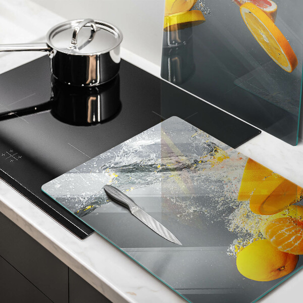 Tábua de corte Limões em água