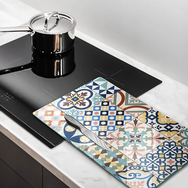 Tábua para corte com estampa de azulejos decorativos