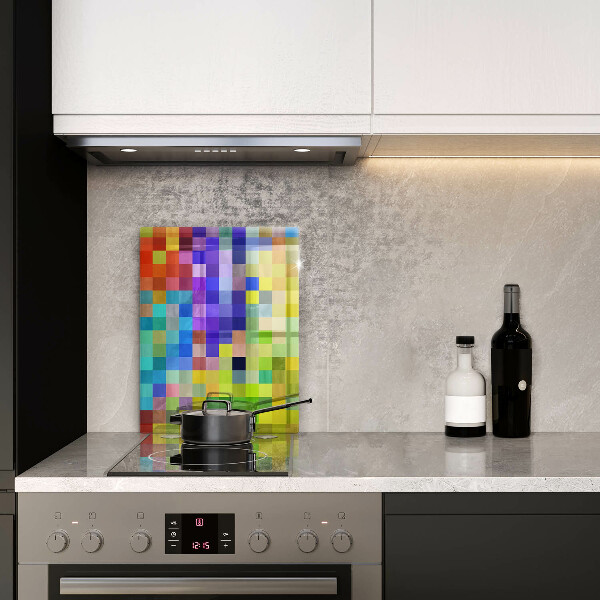 Tábua para cozinha com estampa de quadrados de pixels coloridos