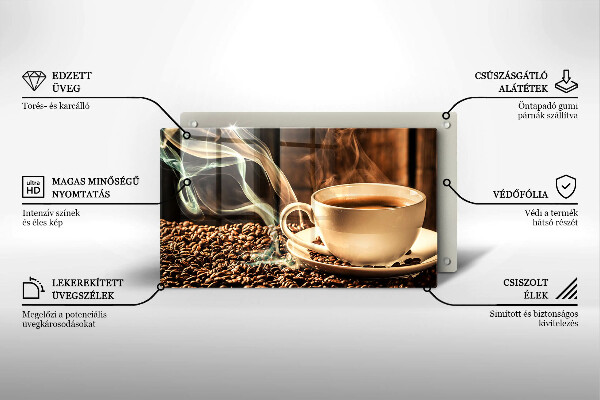 Tábua de corte de vidro Uma xícara e grãos de café