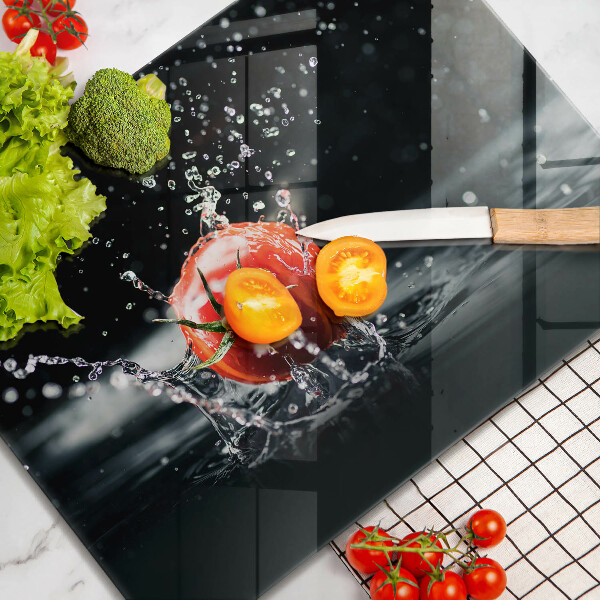 Tábua de corte de vidro Tomate na água