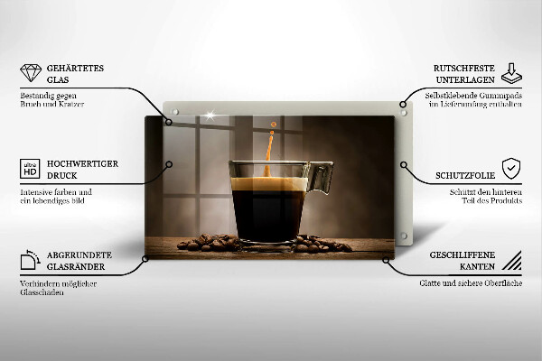 Tábua de cortar Um copo e grãos de café