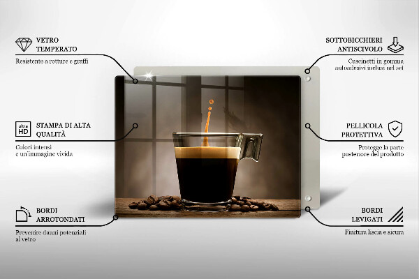 Tábua de cortar Um copo e grãos de café