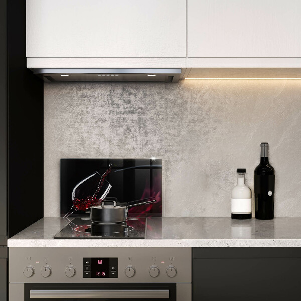 Tábua de corte Um copo de vinho tinto