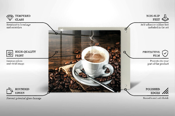 Tábua de cortar Uma xícara e grãos de café