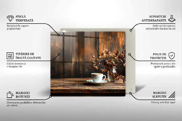 Tábua de corte Uma xícara de café e madeira