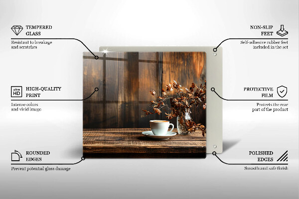 Tábua de corte Uma xícara de café e madeira