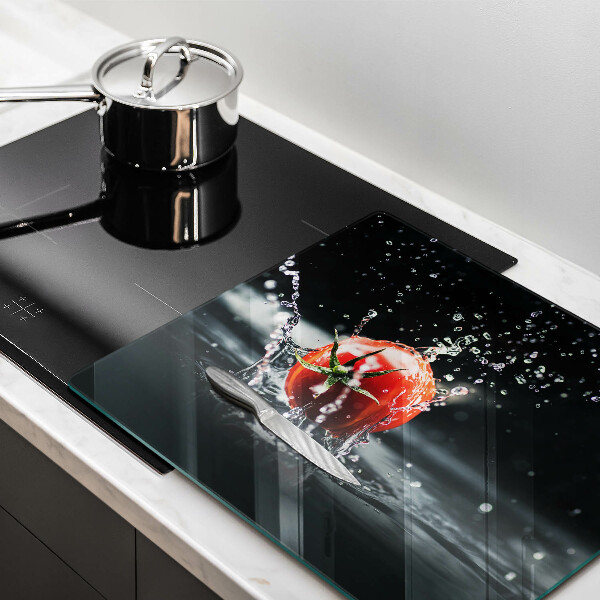 Tábua corte Tomate na água