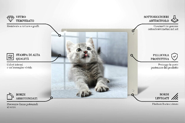 Tábua corte Um gatinho fofo