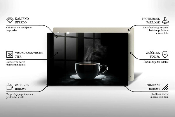 Tábua de corte de vidro Uma xícara de café quente