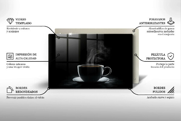 Tábua de corte de vidro Uma xícara de café quente