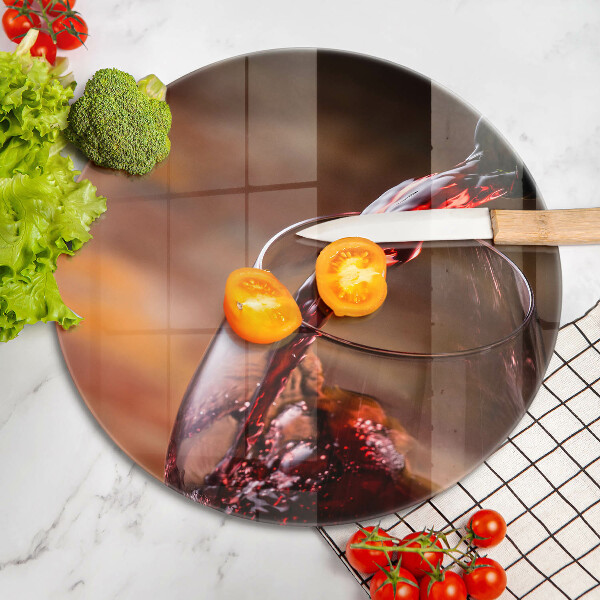 Tábua de corte Vinho tinto e uma taça