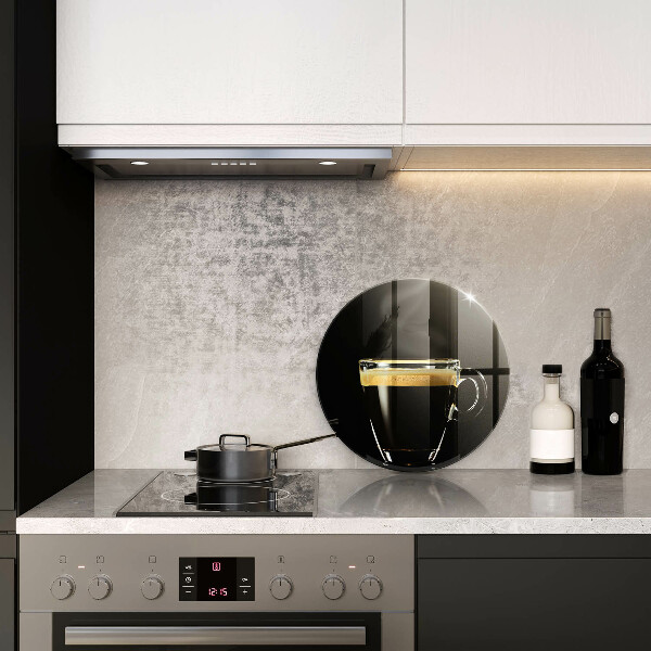 Tábua cozinha Um copo de café preto