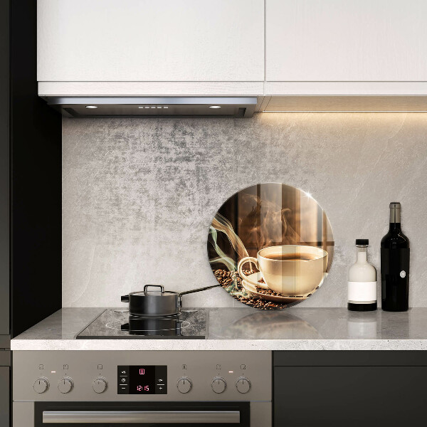 Tábua para corte Uma xícara e grãos de café