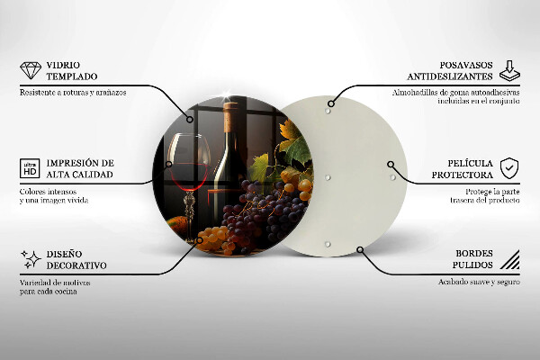 Tábua de corte de vidro Um copo de vinho e uvas