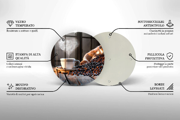 Tábua corte Uma xícara de café e um coração