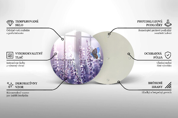 Tábua para corte Flores silvestres e uma borboleta