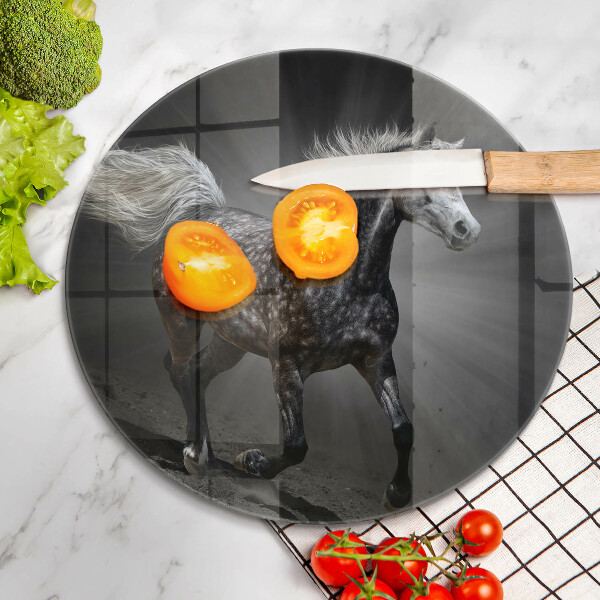 Tábua cozinha Um cavalo galopando