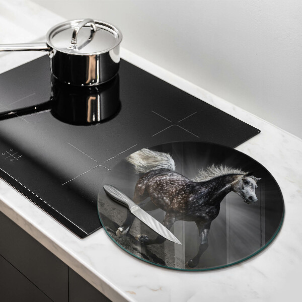 Tábua cozinha Um cavalo galopando