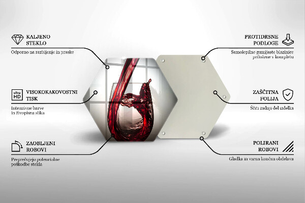 Tábua de corte Um copo e vinho tinto