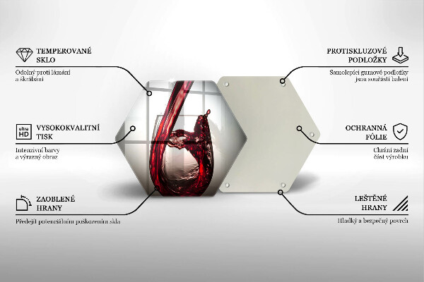 Tábua de corte Um copo e vinho tinto