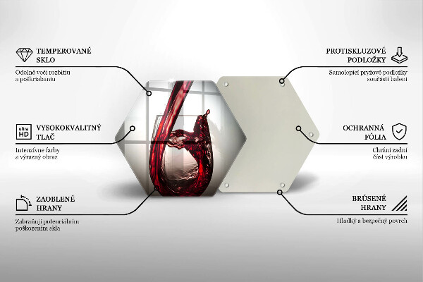 Tábua de corte Um copo e vinho tinto