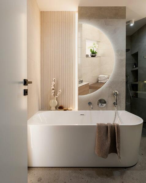 Espelho semicircular com iluminação led 35x70 cm