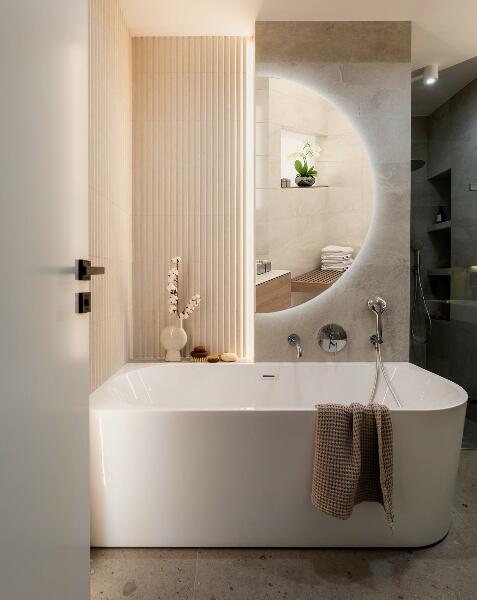 Espelho semicircular com iluminação led 45x90 cm