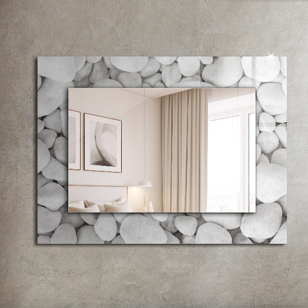 Espelho com moldura decorada em linhas abstratas