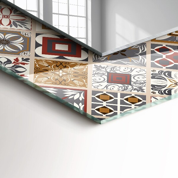 Espelho com moldura decorada em mosaico colorido