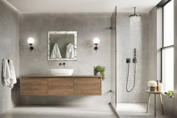Espelho decorativo com círculos coloridos