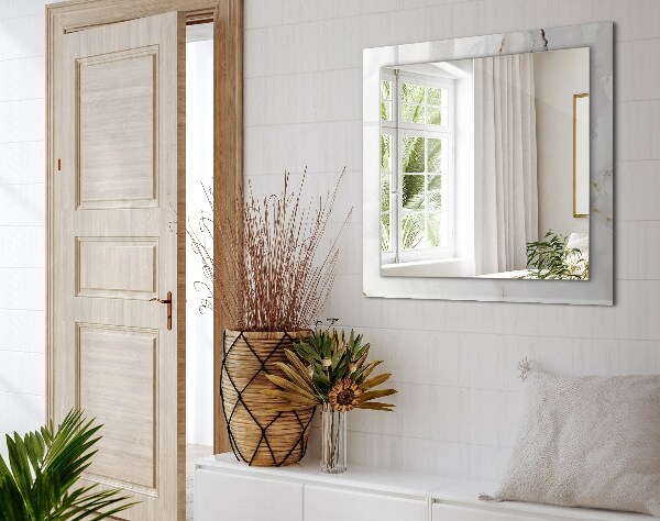 Espelho com moldura decorada em motivos de mármore branco