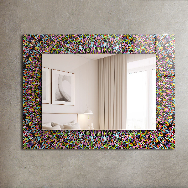 Espelho com moldura decorada em estilo mandala colorida