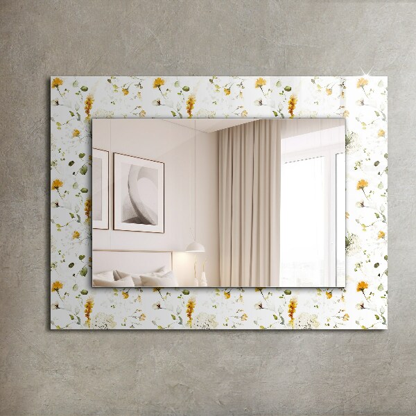 Espelho com moldura decorada com padrão de folhas e flores