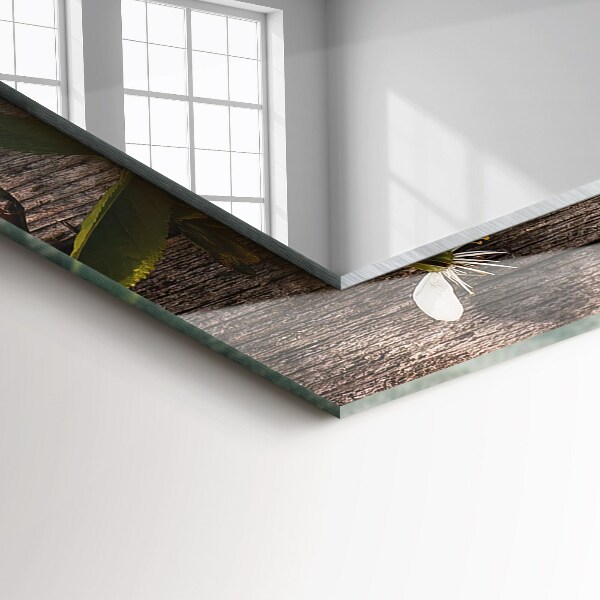 Espelho decorativo com flores na madeira