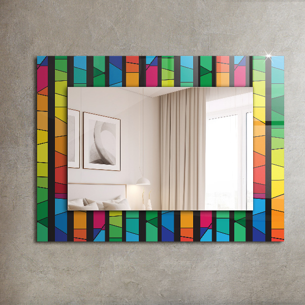 Espelho com moldura decorada com fitas de vidro coloridas