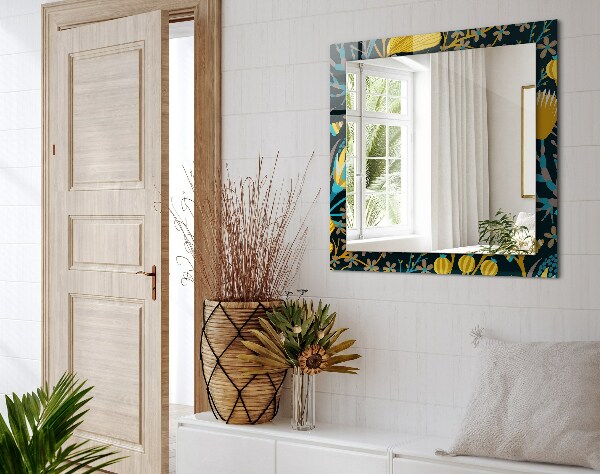 Espelho decorativo com motivos de pétalas