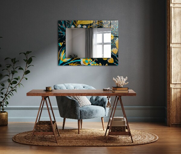 Espelho decorativo com motivos de pétalas