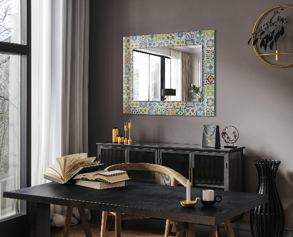 Espelho decorativo com estampa de azulejos coloridos
