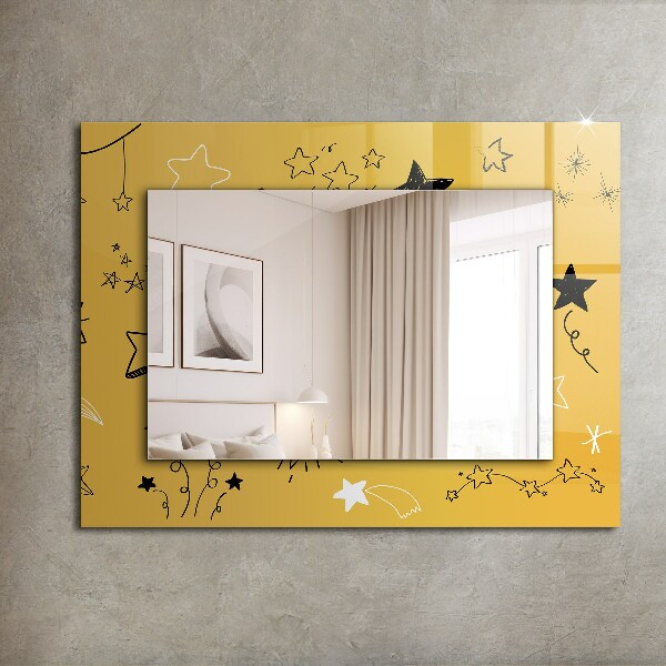 Espelho com moldura decorada com motivos de estrelas