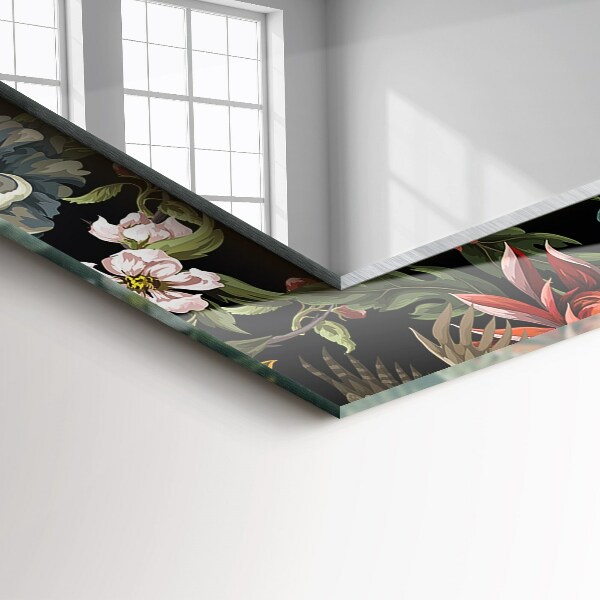 Espelho com moldura decorada com flores e pássaros
