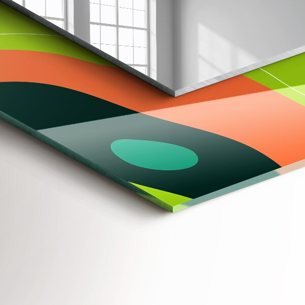 Espelho com moldura decorada com motivo geométrico