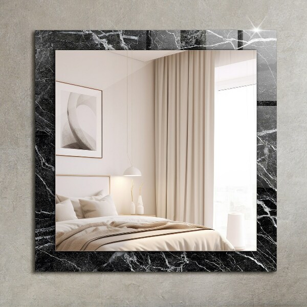 Espelho decorativo com motivos abstratos coloridos