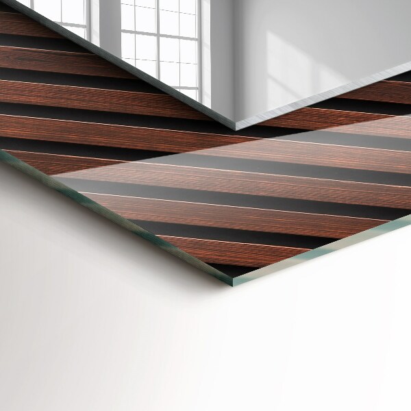 Espelho com moldura decorada com linhas diagonais em osso
