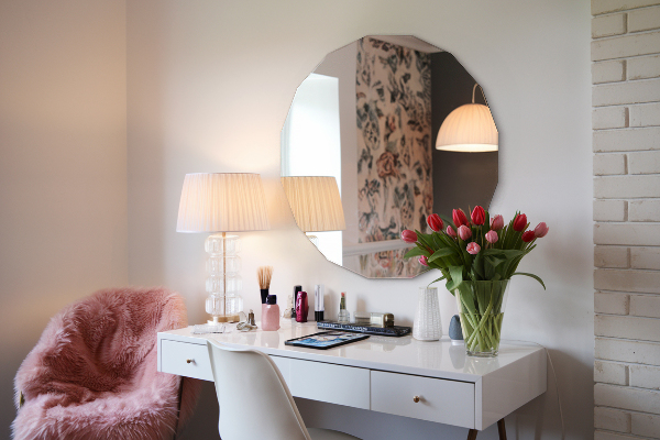 Espelho de forma geométrica design único 60x60 cm