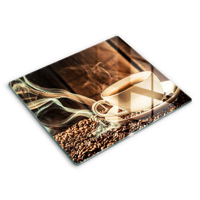 Tábua protetora Uma xícara e grãos de café